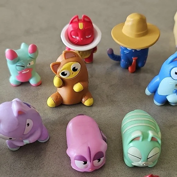 ✨️SOLD✨️Lost Kitties Collection x37 Lot - Picture 10 of 10